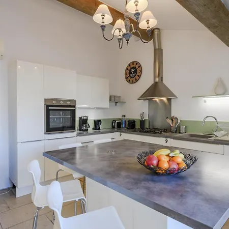 Holiday home Le Louzoane